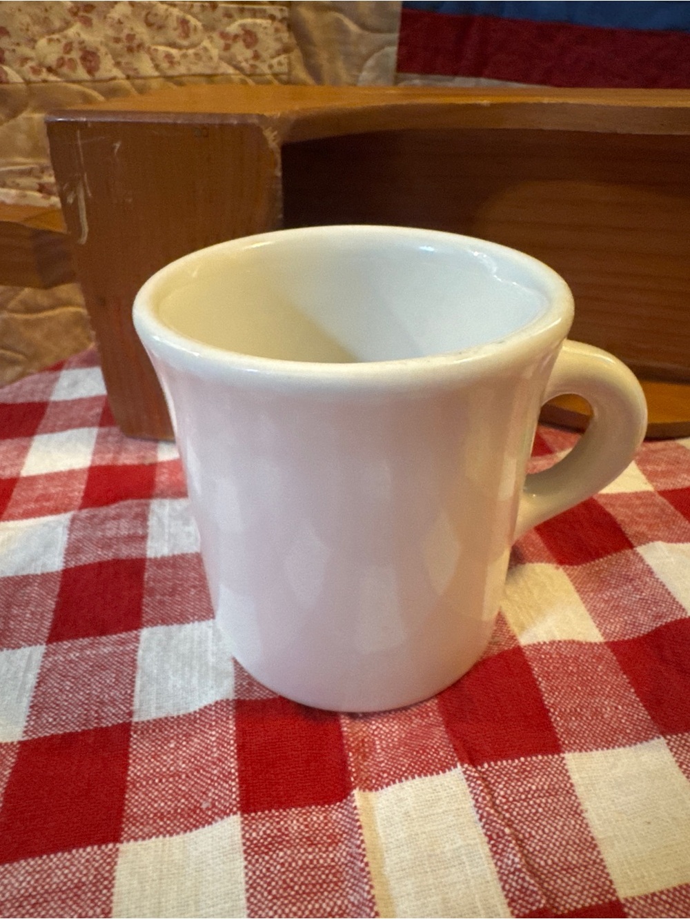 Classic White Ceramic Coffee Mug - Durable Everyday Cup